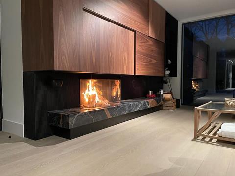 Custom Woodburning Fireplaces: Combining Aesthetics and PerformanceCustom Woodburning Fireplaces: Combining Aesthetics and Performance